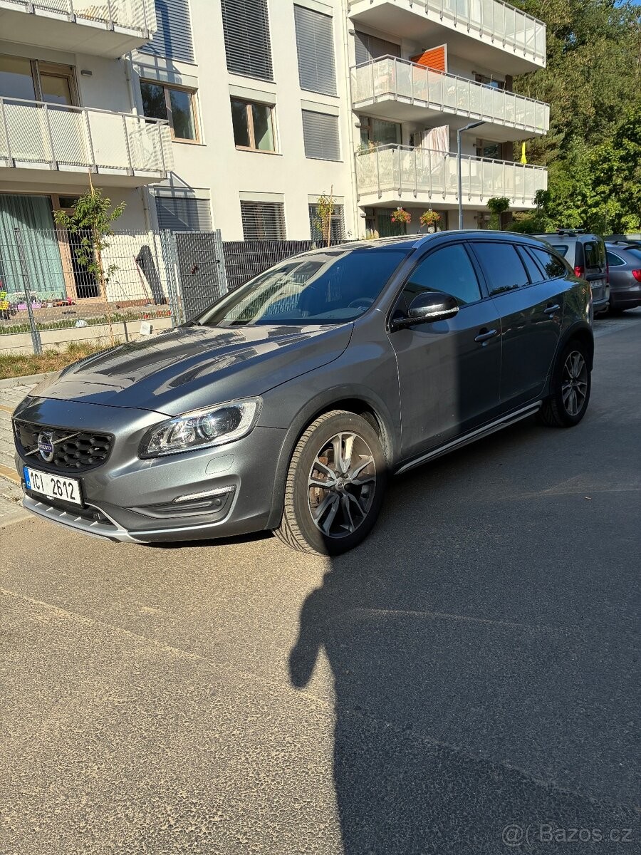 volvo-v60-cross-country-d4-awd-140kw - 4