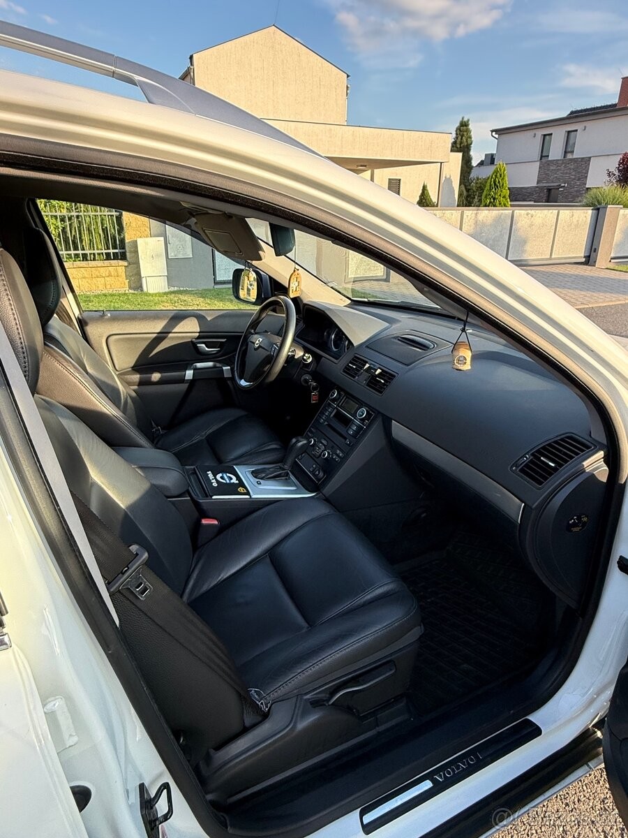 volvo-xc90-2-4 - 2