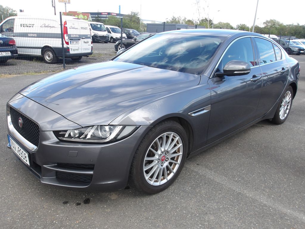 Jaguar XE 2,0D 120kW NAJ:133000km !!!