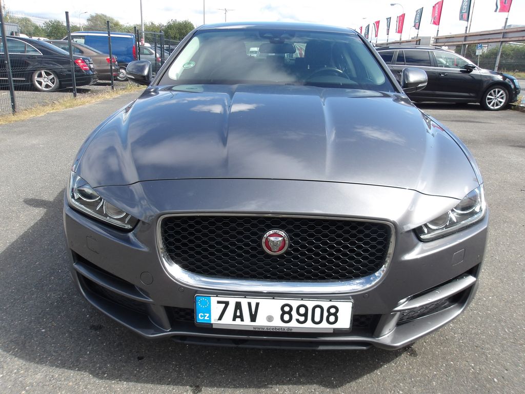 jaguar-xe-2-0d-120kw-naj-133000km - 2