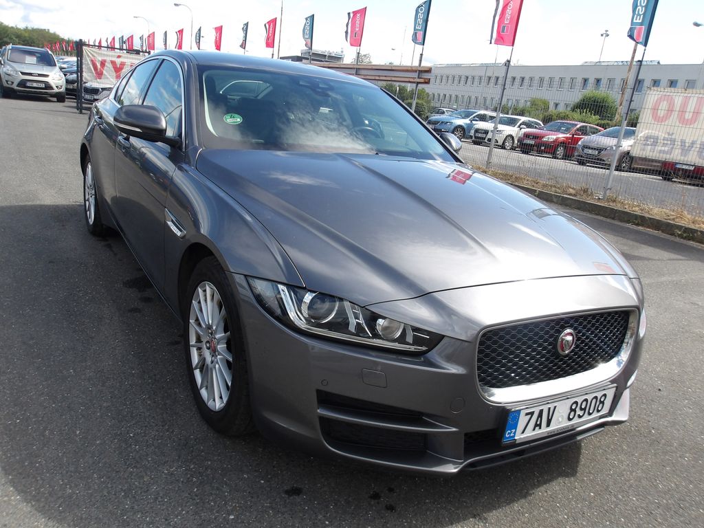 jaguar-xe-2-0d-120kw-naj-133000km - 3