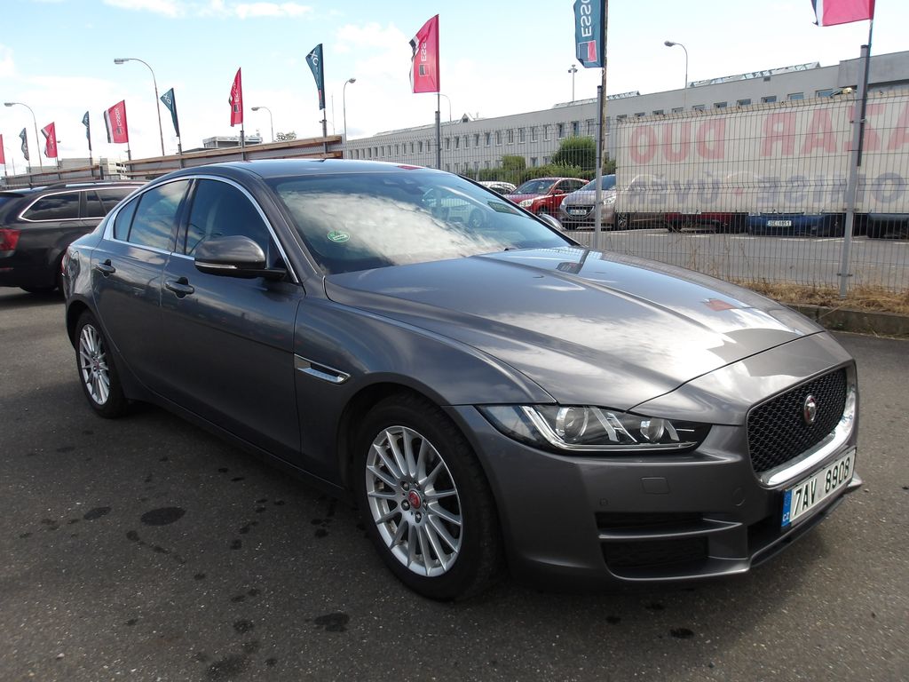 jaguar-xe-2-0d-120kw-naj-133000km - 4