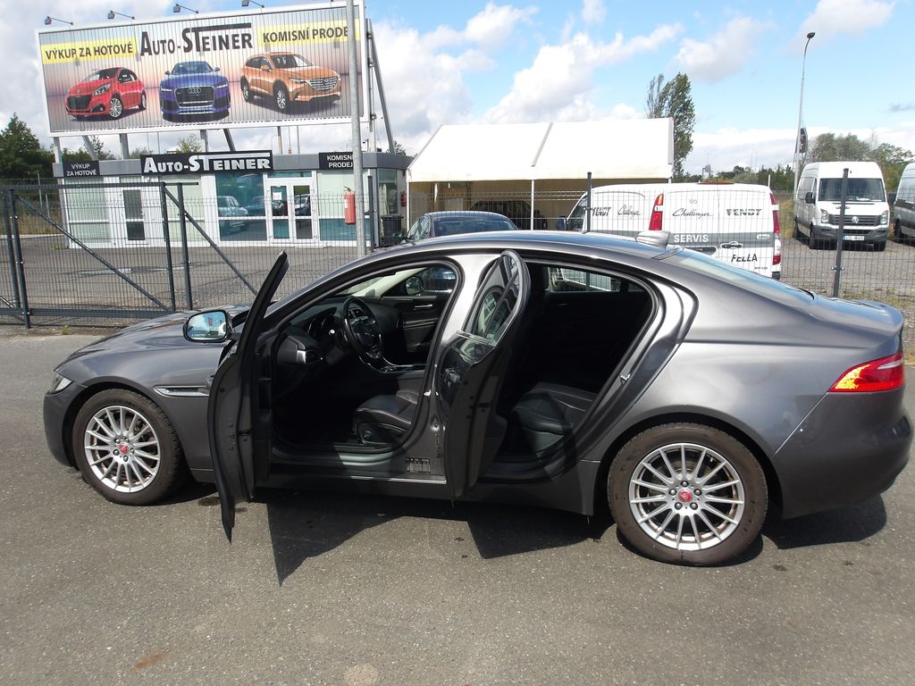 jaguar-xe-2-0d-120kw-naj-133000km - 8
