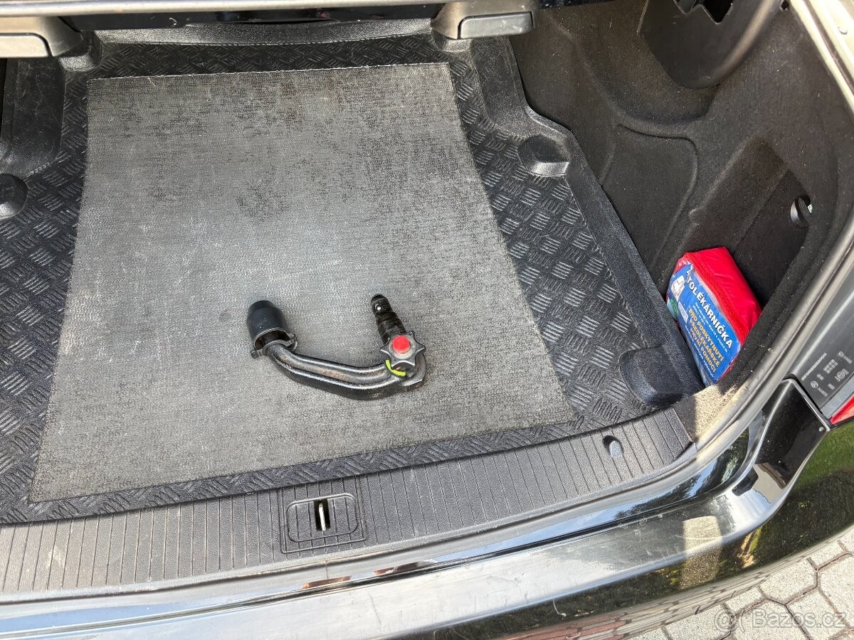 mercedes-benz-tridy-e-3-0-350-bluetec-4matic - 5