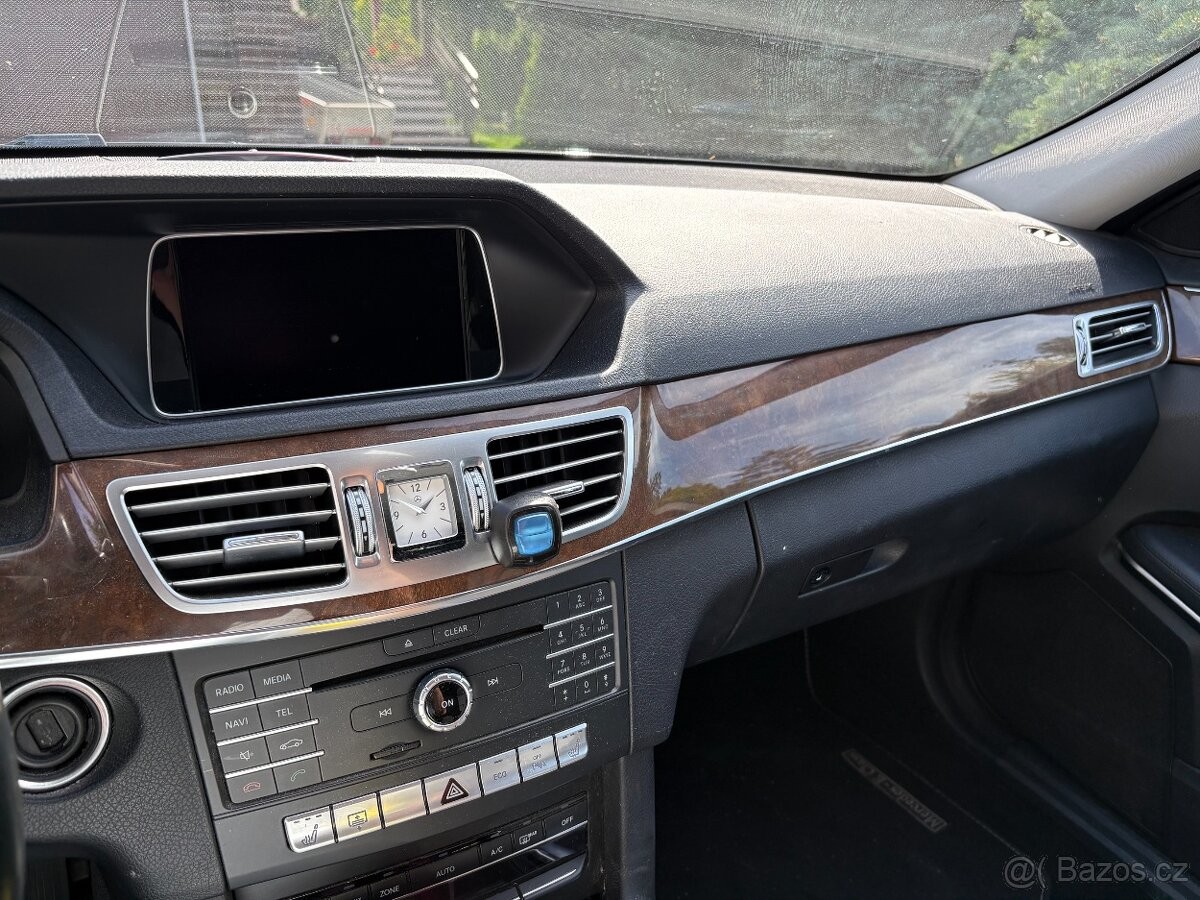 mercedes-benz-tridy-e-3-0-350-bluetec-4matic - 6