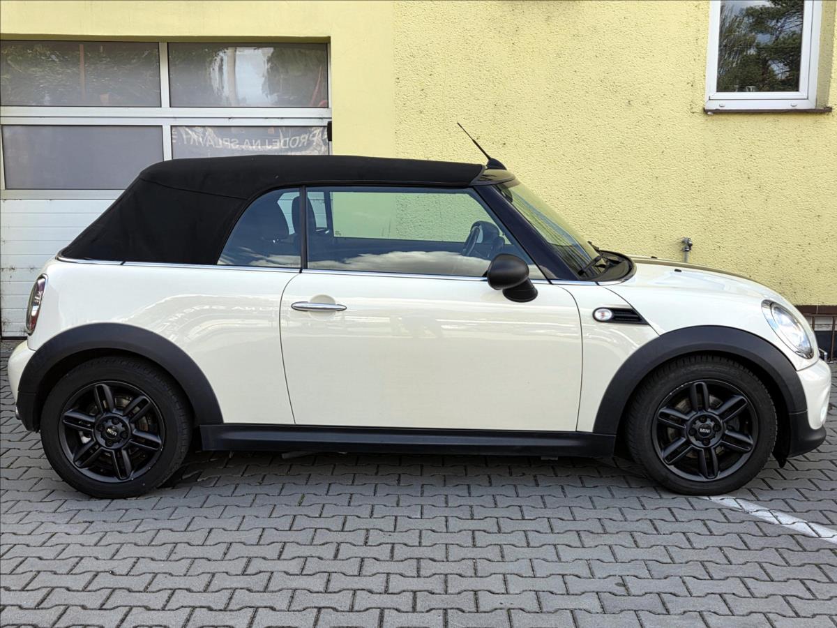 mini-cooper-1-6-one-kabrio-serv-knizka - 8