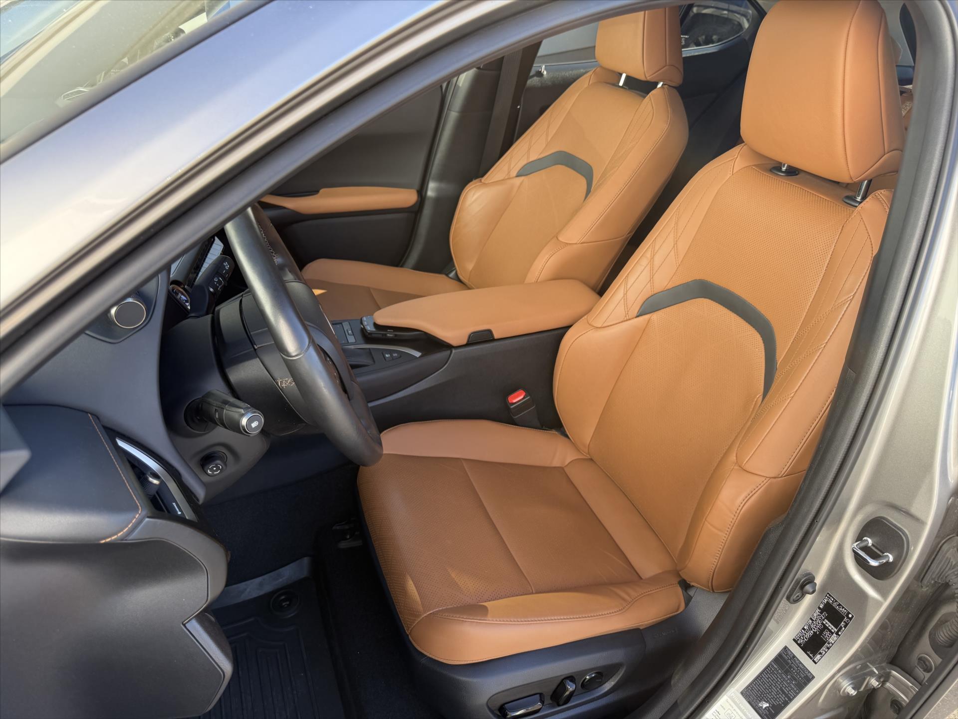 lexus-ux-250h-2-0-luxury-4x4-ux - 8