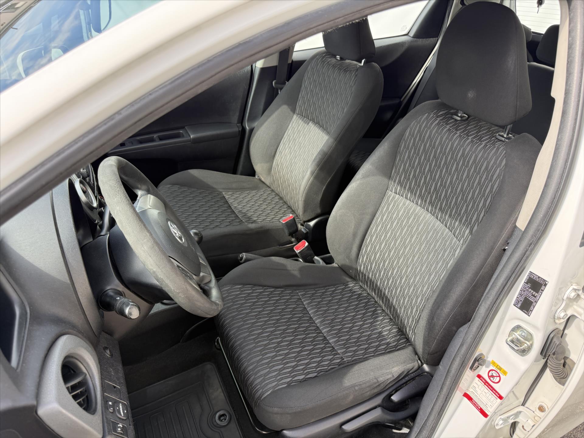 toyota-yaris-1-0-az-power - 8
