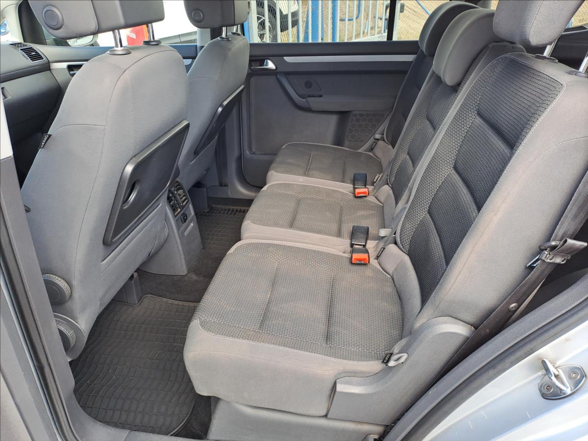 volkswagen-touran-1-4-tsi-cng-dsg - 5