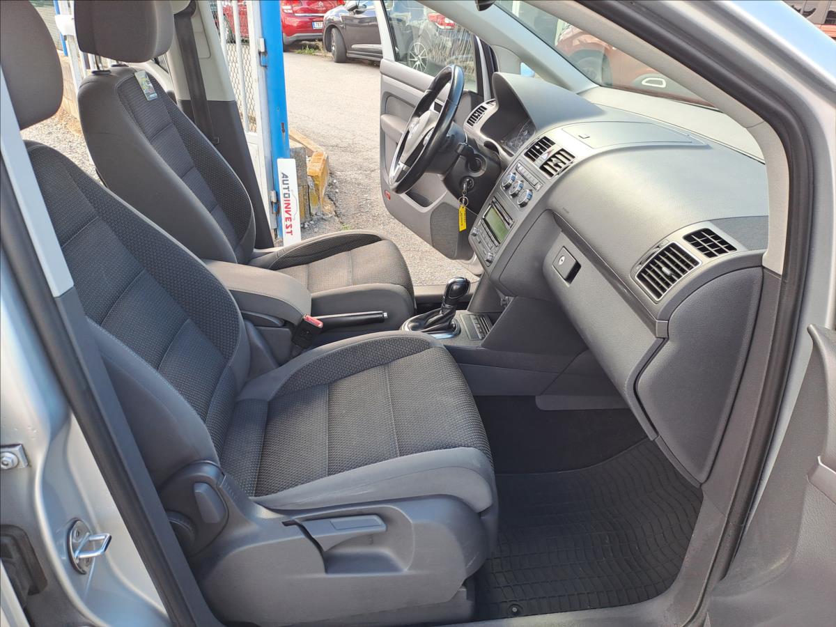 volkswagen-touran-1-4-tsi-cng-dsg - 7