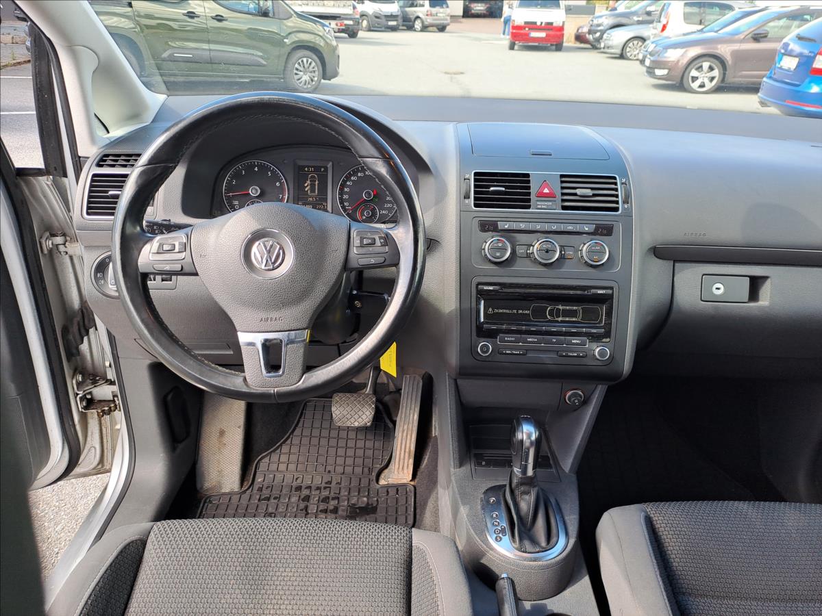 volkswagen-touran-1-4-tsi-cng-dsg - 8