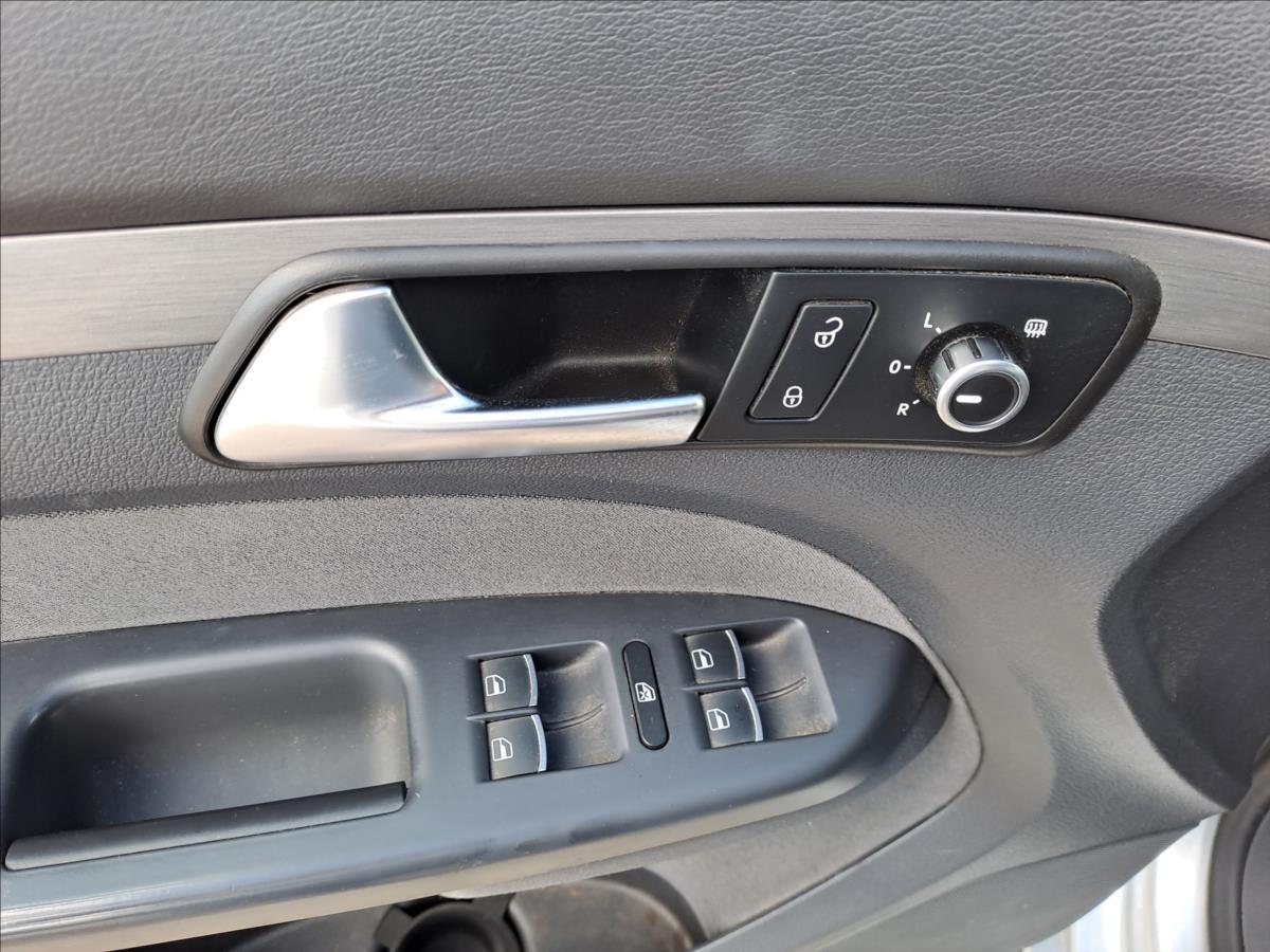 volkswagen-touran-1-4-tsi-cng-dsg - 9