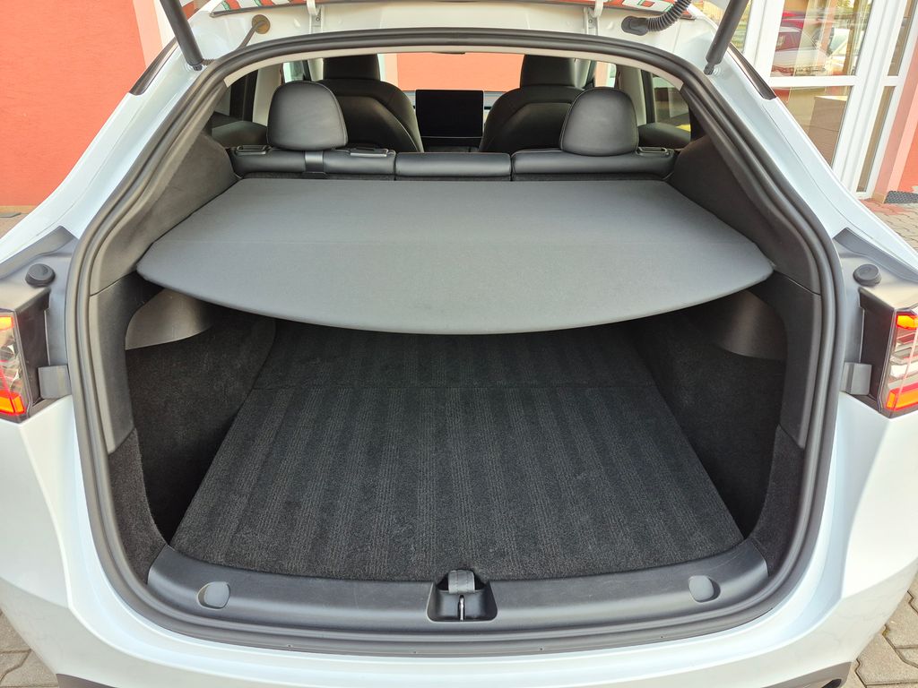 tesla-model-y-standard-plus-rwd-220kw-dph-tazne - 9