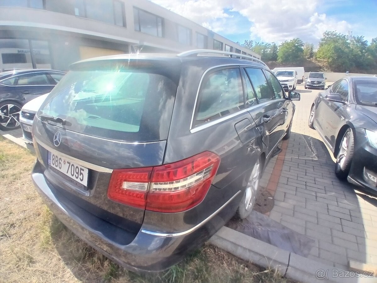 mercedes-benz-tridy-e-2-0-220-cdi-125-kw-r-v-2010 - 6