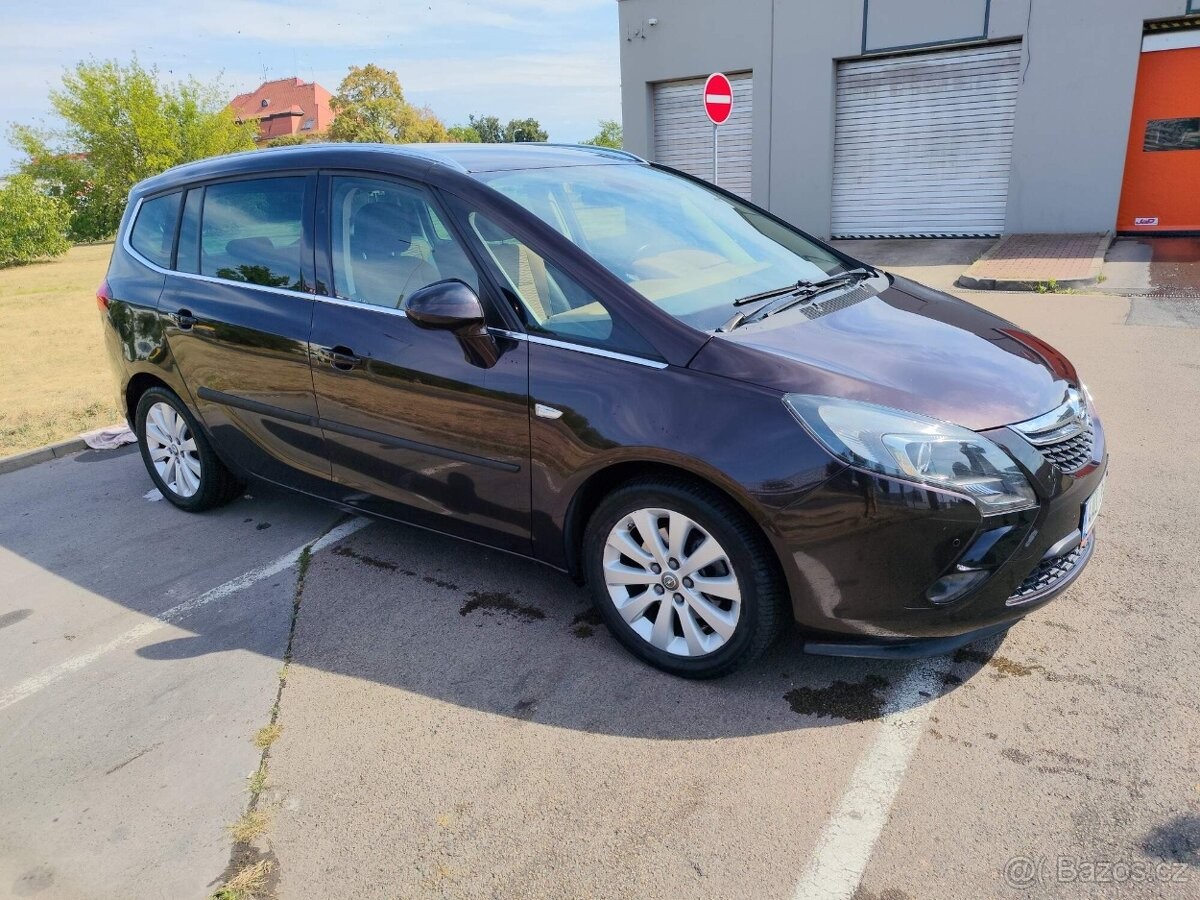 opel-zafira-1-6-c-tourer - 9