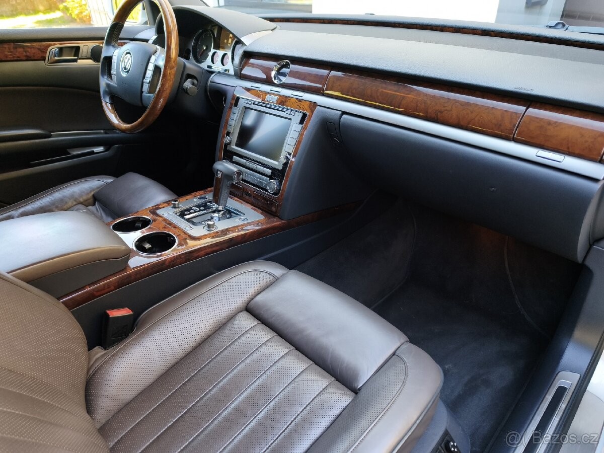 volkswagen-phaeton-4-2-v8 - 5
