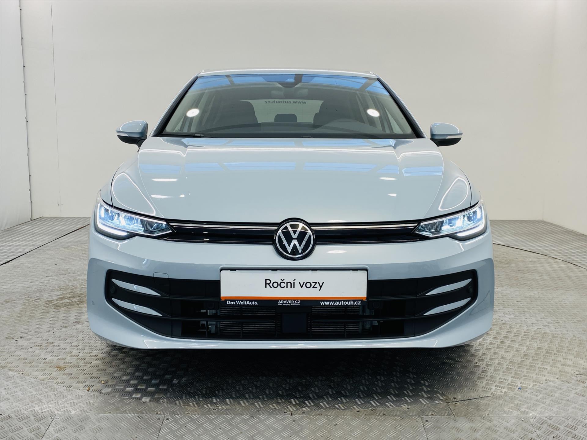 volkswagen-golf-1-5-tsi-110-kw-people - 3