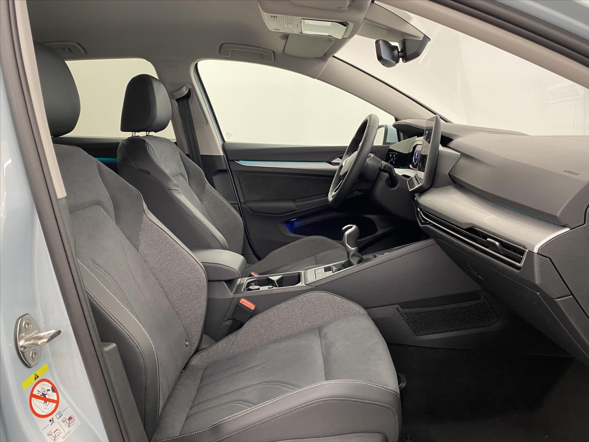 volkswagen-golf-1-5-tsi-110-kw-people - 7