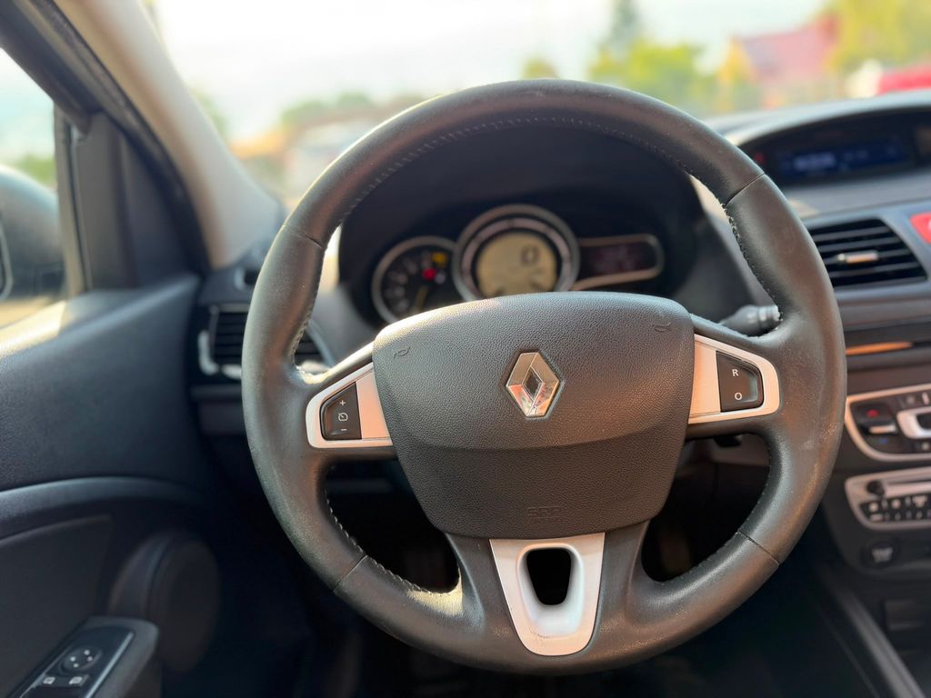 renault-megane-kombi-authentique-1-6-16v-100 - 1