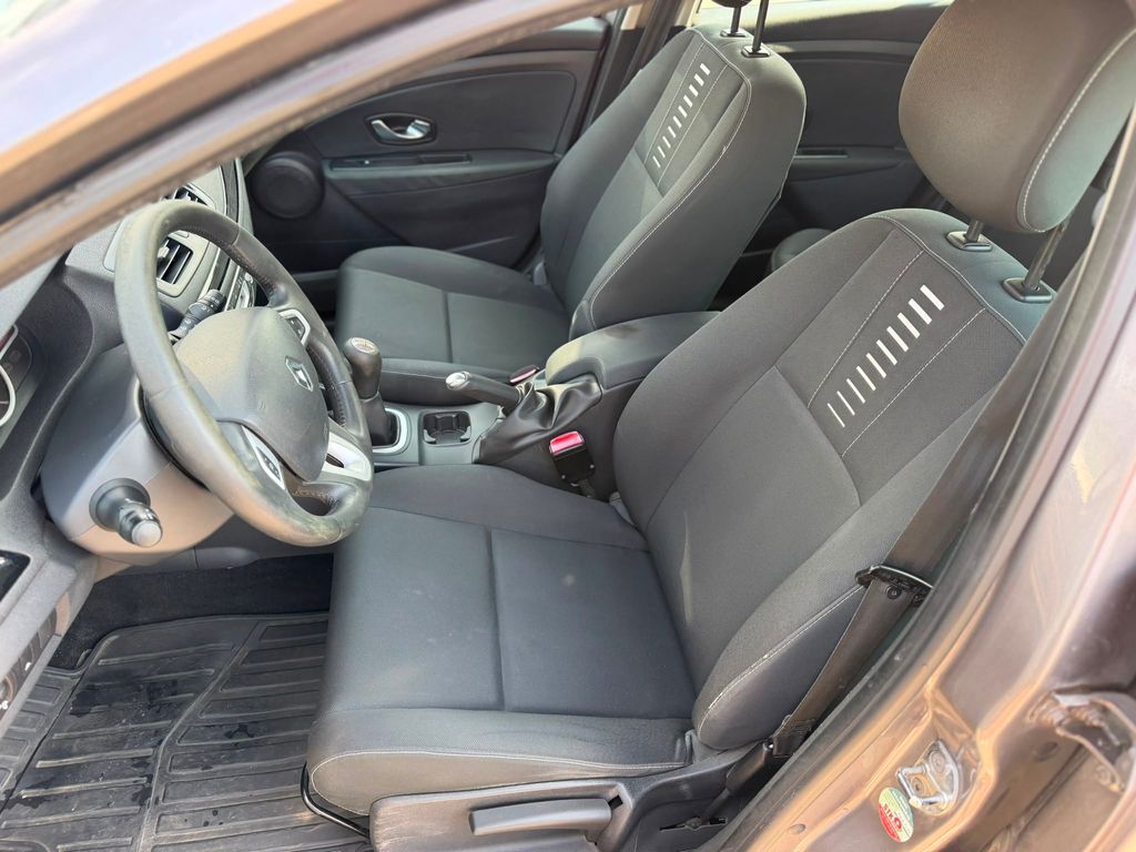 renault-megane-kombi-authentique-1-6-16v-100 - 6