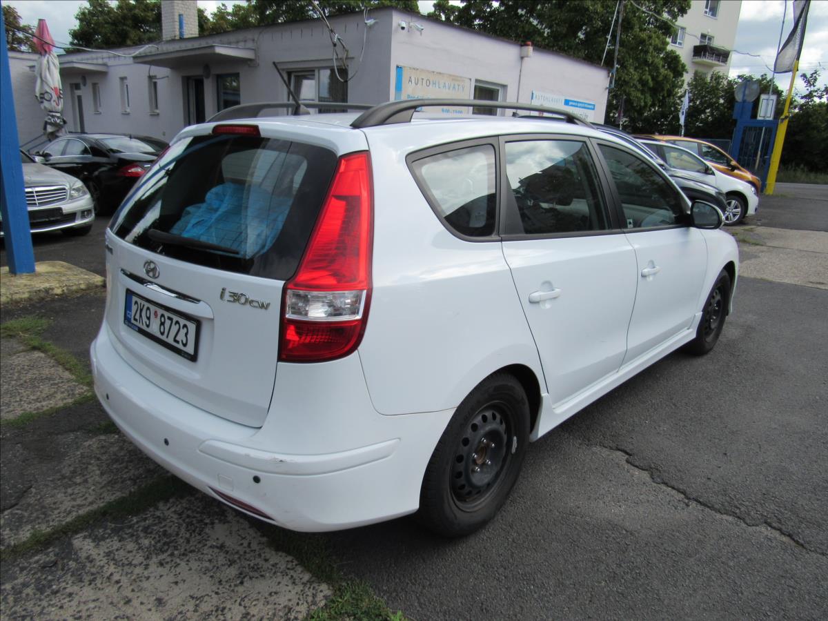 hyundai-i30-1-4-i-80kw-combi - 5