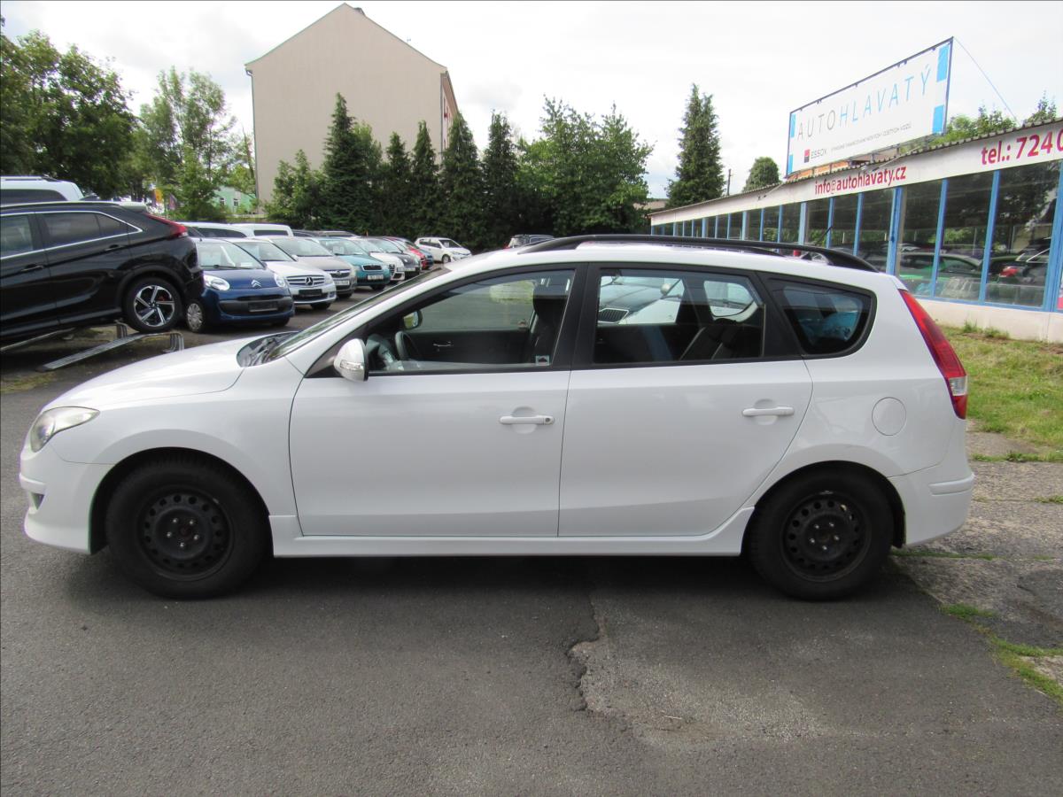 hyundai-i30-1-4-i-80kw-combi - 6