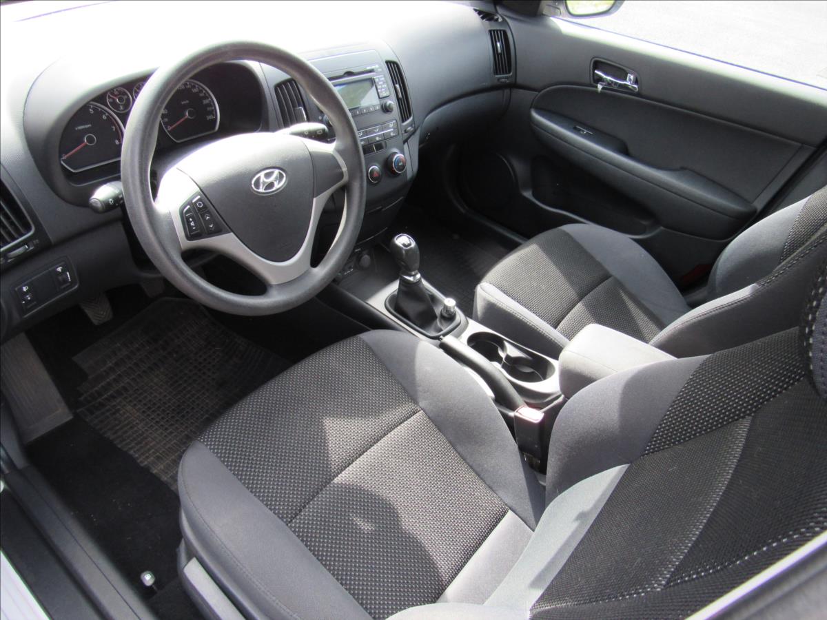 hyundai-i30-1-4-i-80kw-combi - 8