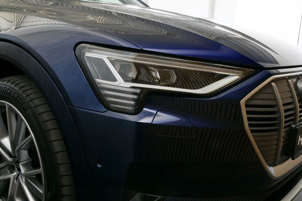 audi-e-tron-55-300kw-matrix-pano-nv-tazne - 8