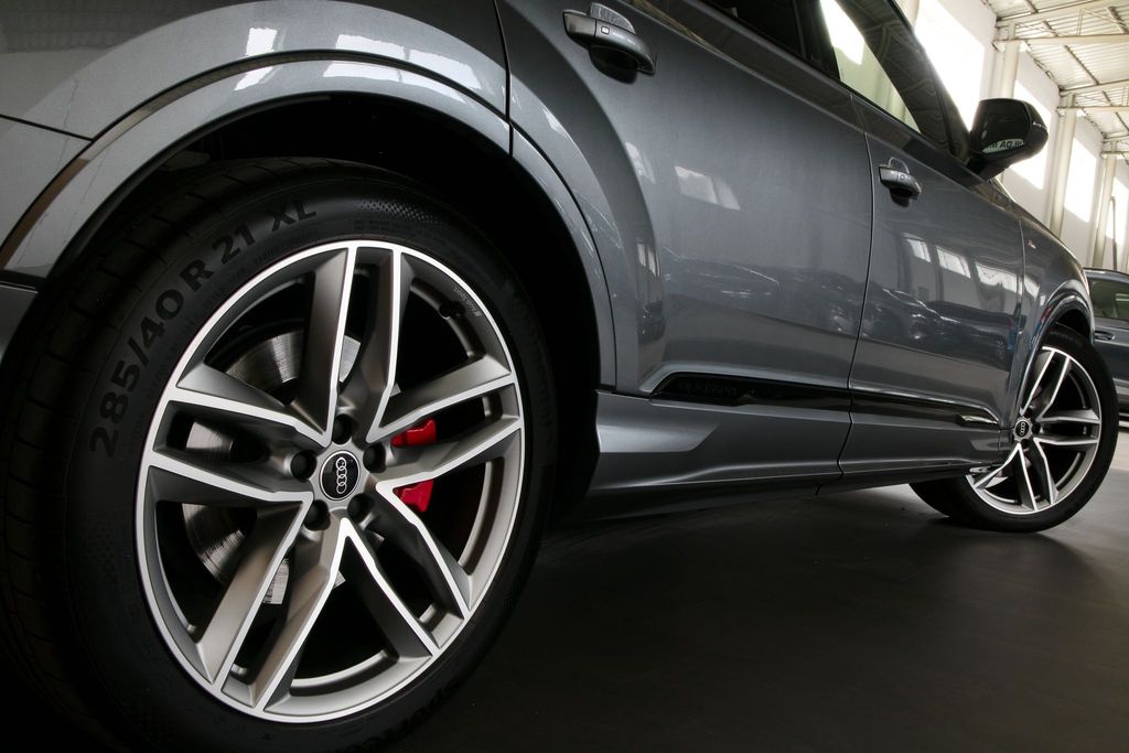 audi-q7-3-0tdi-210kw-s-line-7m-zaruka - 8