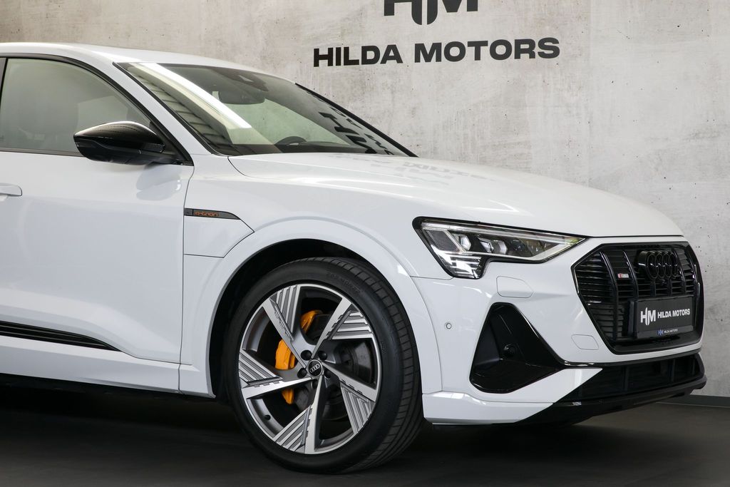 audi-e-tron-55-300kw-sportback-black-edice - 5
