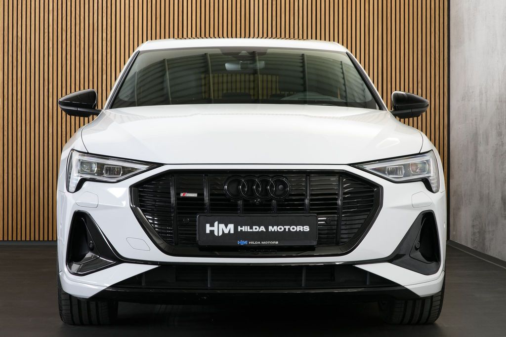 audi-e-tron-55-300kw-sportback-black-edice - 7