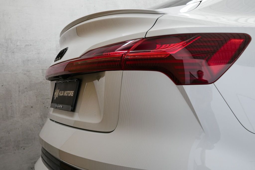 audi-e-tron-55-300kw-sportback-black-edice - 9