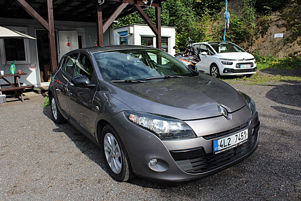 renault-megane-1-6-16-v-serv-knizka - 2