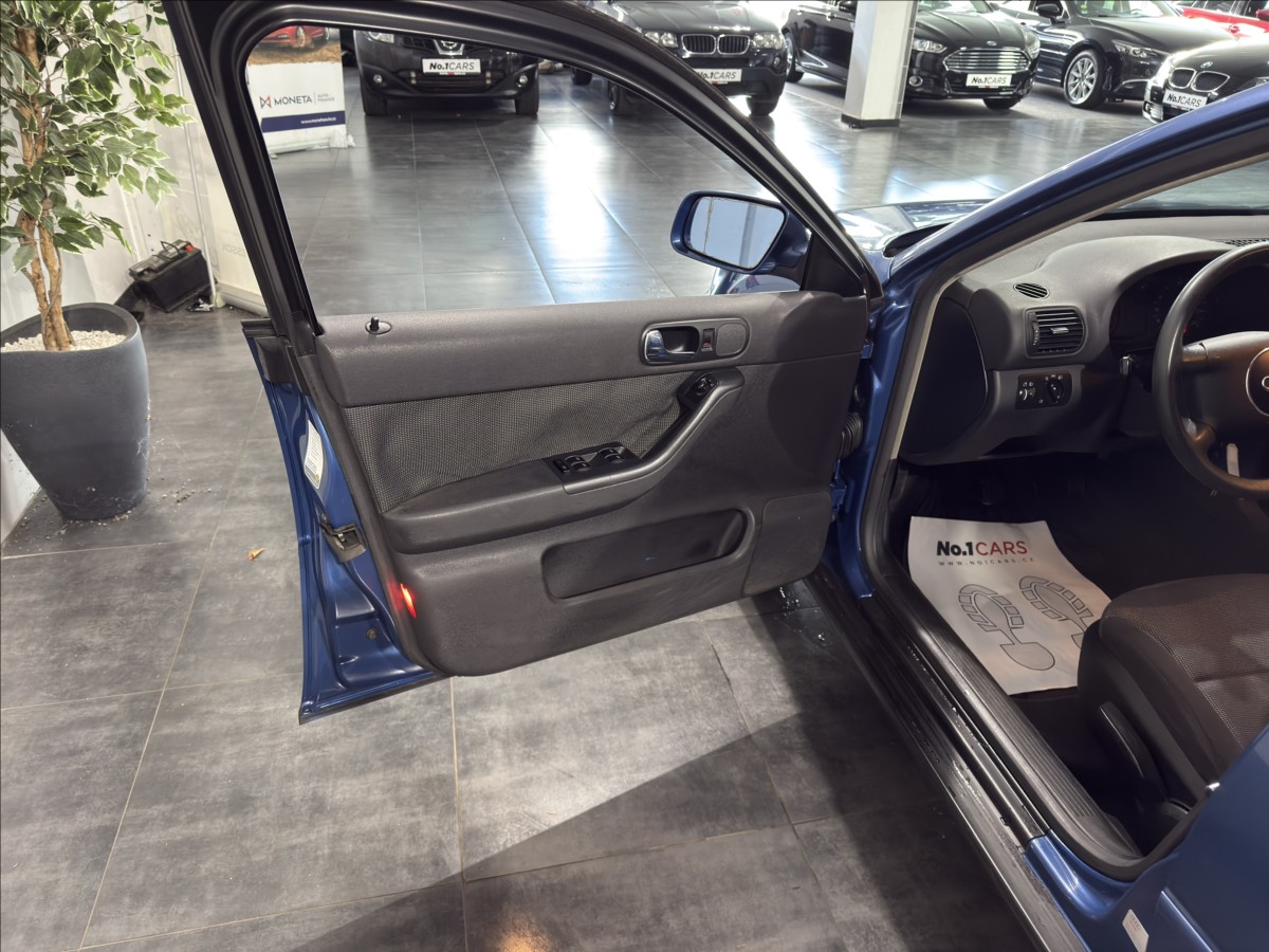 audi-a3-1-6-i-borbet-klima-cidla-stk - 5
