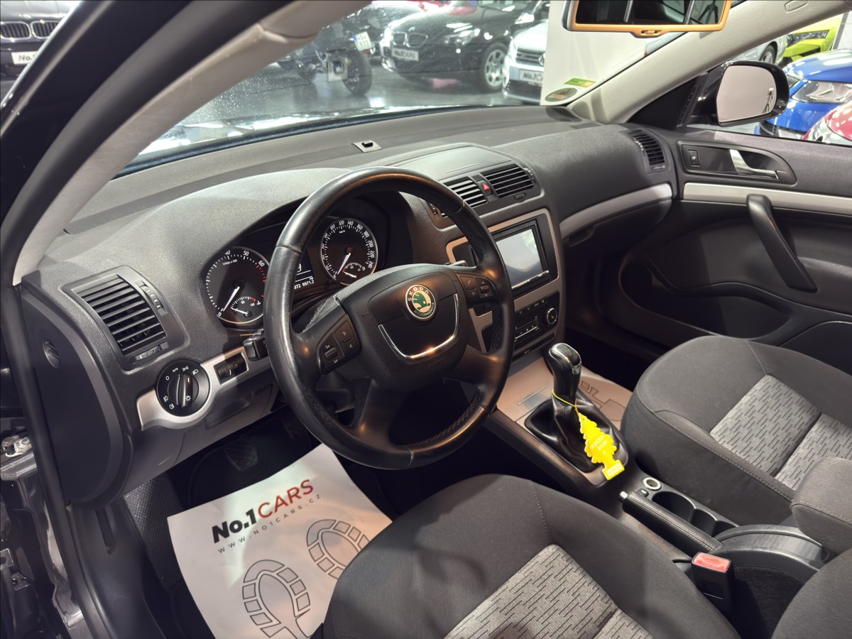 skoda-octavia-1-4-tsi-90kw-carplay-xenon - 8
