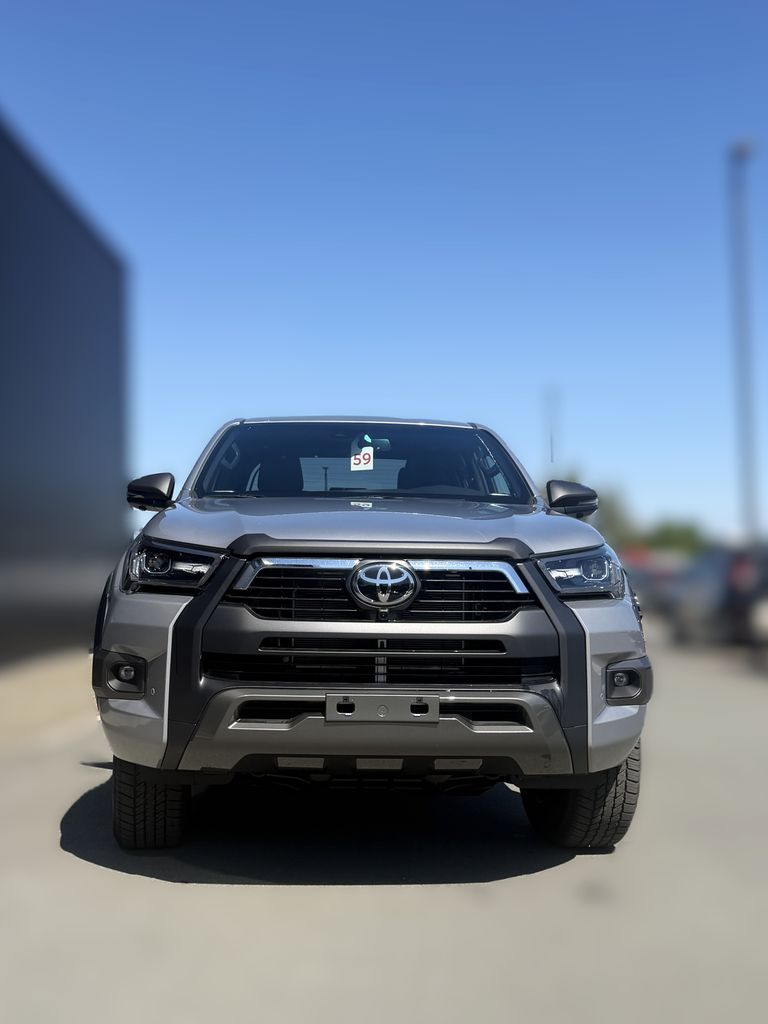toyota-hilux-invincible - 2