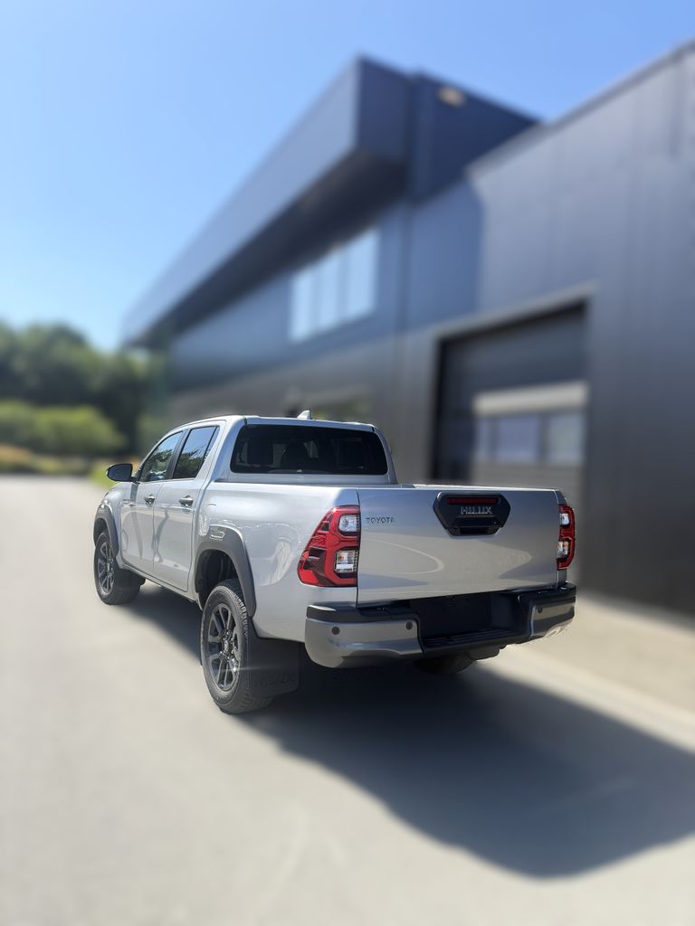 toyota-hilux-invincible - 5