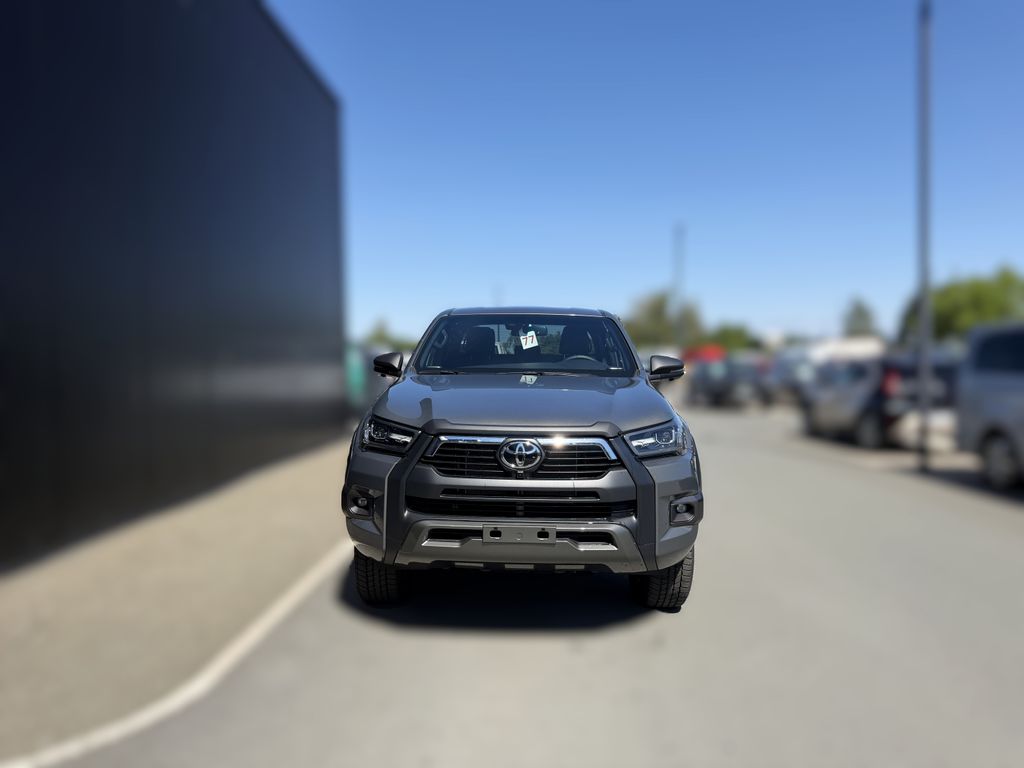 Toyota Hilux Invincible