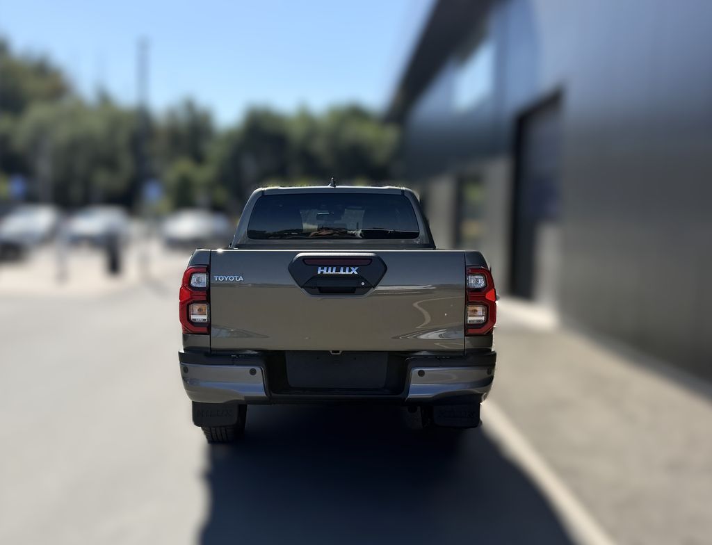 toyota-hilux-invincible - 3