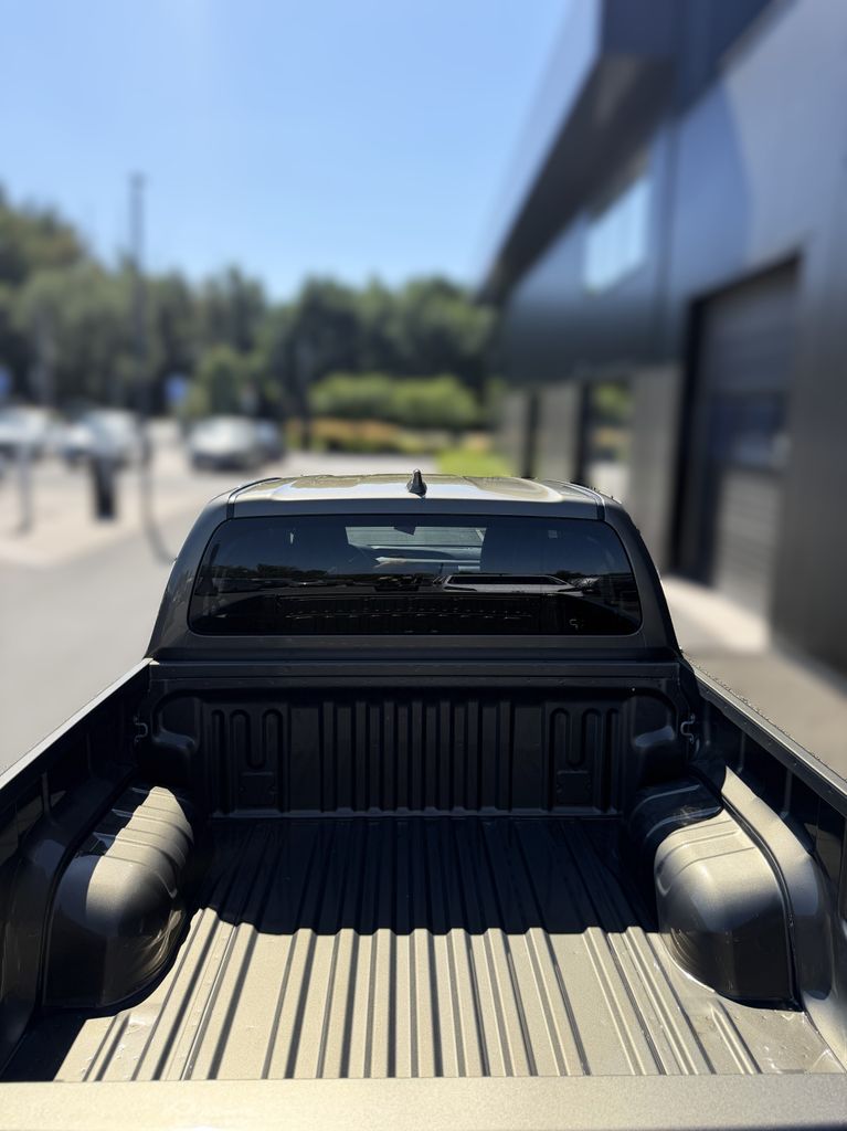 toyota-hilux-invincible - 4