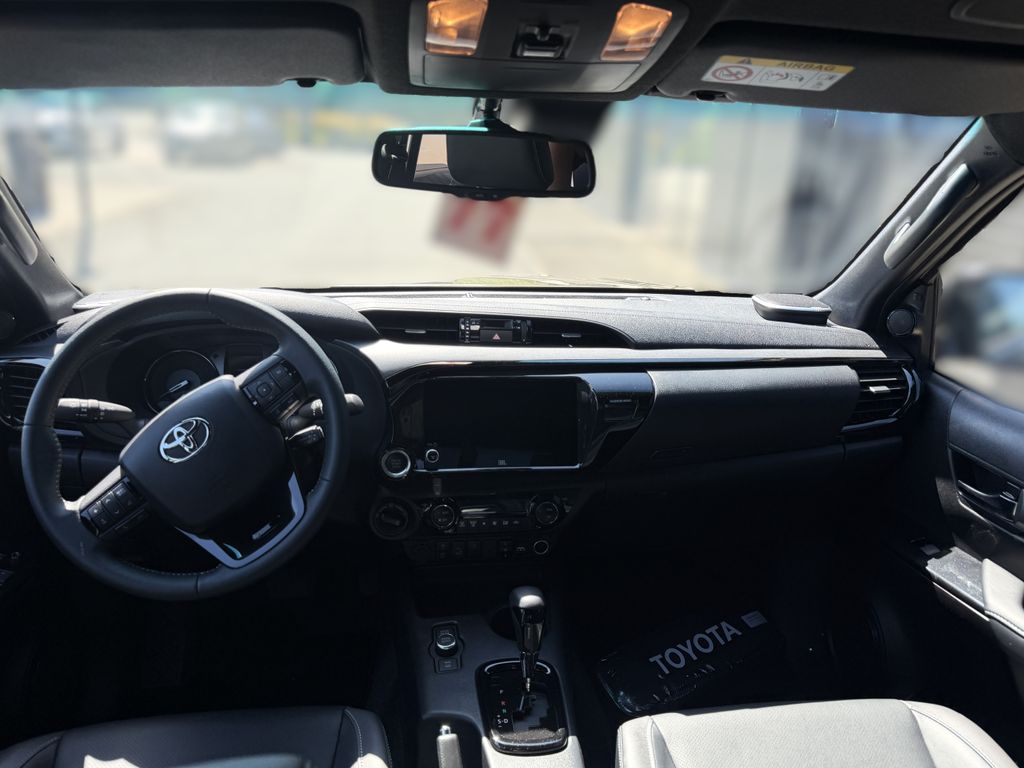toyota-hilux-invincible - 5