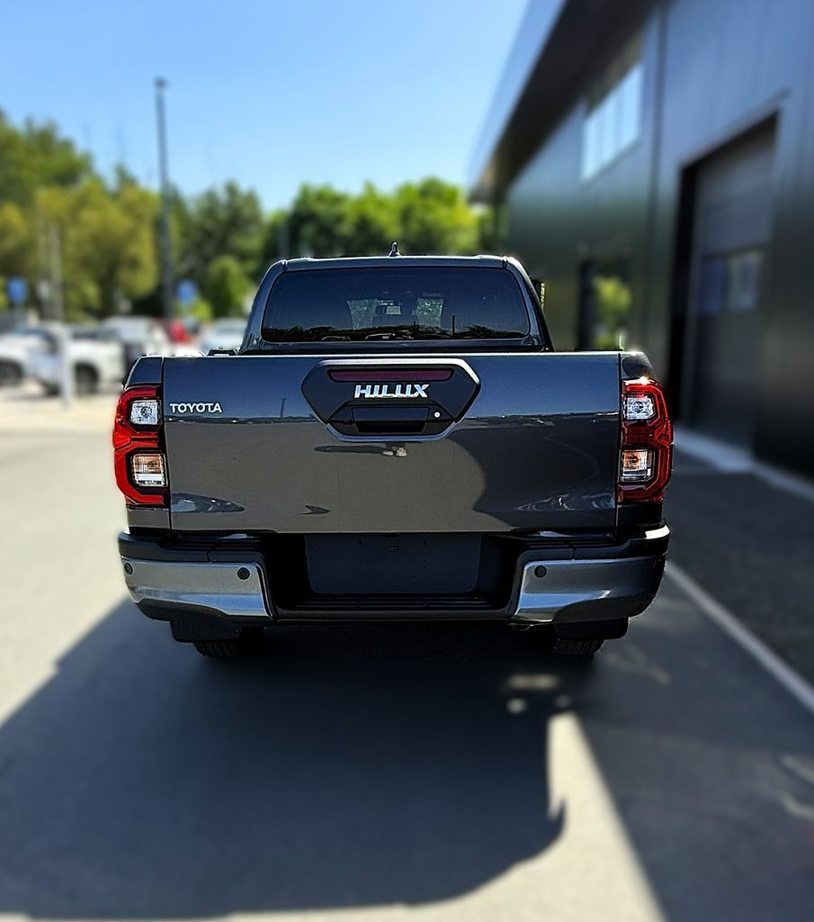 toyota-hilux-invincible - 4