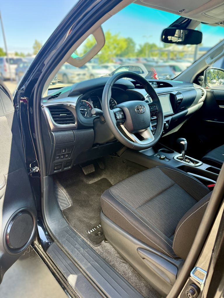 toyota-hilux-executive - 7