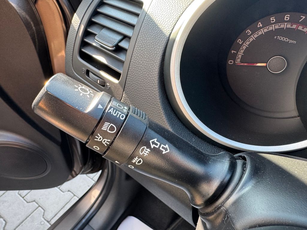kia-venga-1-6-cvvt - 8