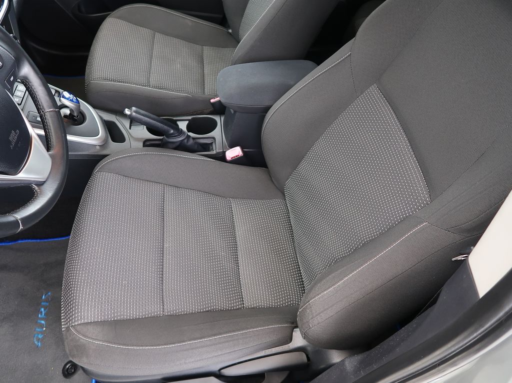 toyota-auris-1-8hybrid-navigace-at - 8