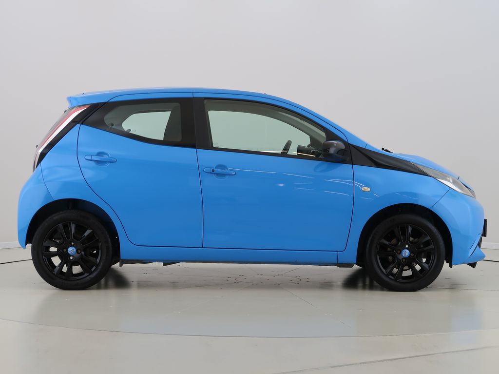toyota-aygo-1-0vvt-i-51kw-1maj-x-cite-smart - 3