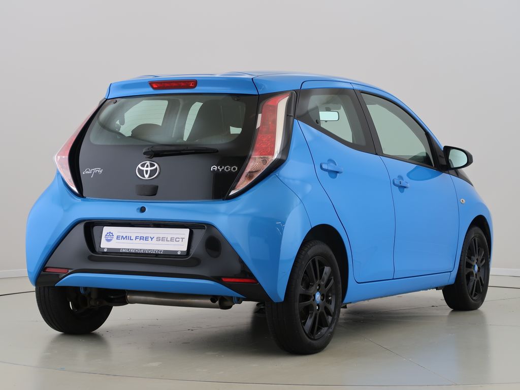 toyota-aygo-1-0vvt-i-51kw-1maj-x-cite-smart - 4