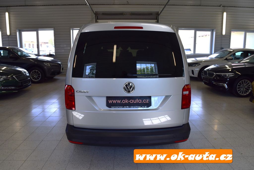 volkswagen-caddy-2-0-tdi-maxi-life-5-mist-2020 - 4