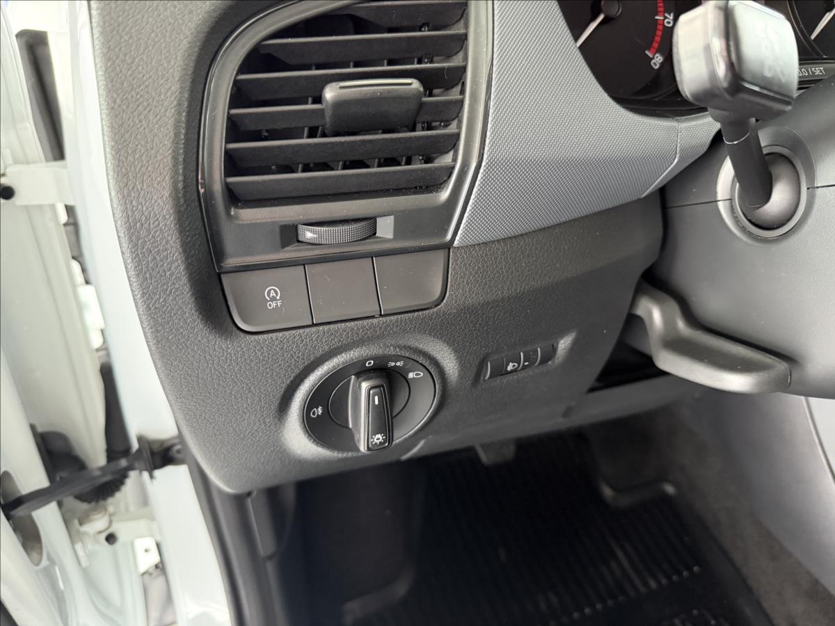 skoda-fabia-1-2-red-grey-1maj-serviska - 9