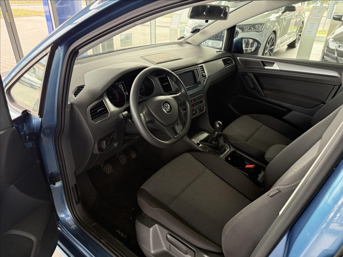 volkswagen-golf-sportsvan-1-2-tsi-63kw-serviska-2-maj - 6
